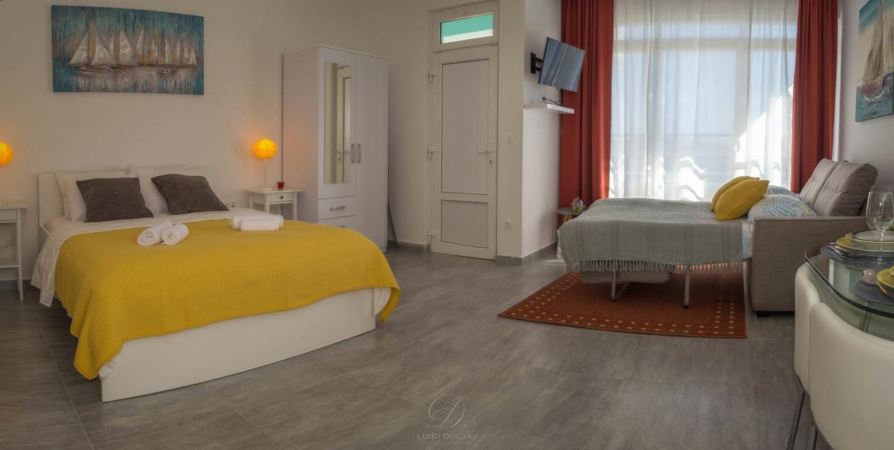 Sun Studio Apartments โตรกีร์ ภายนอก รูปภาพ