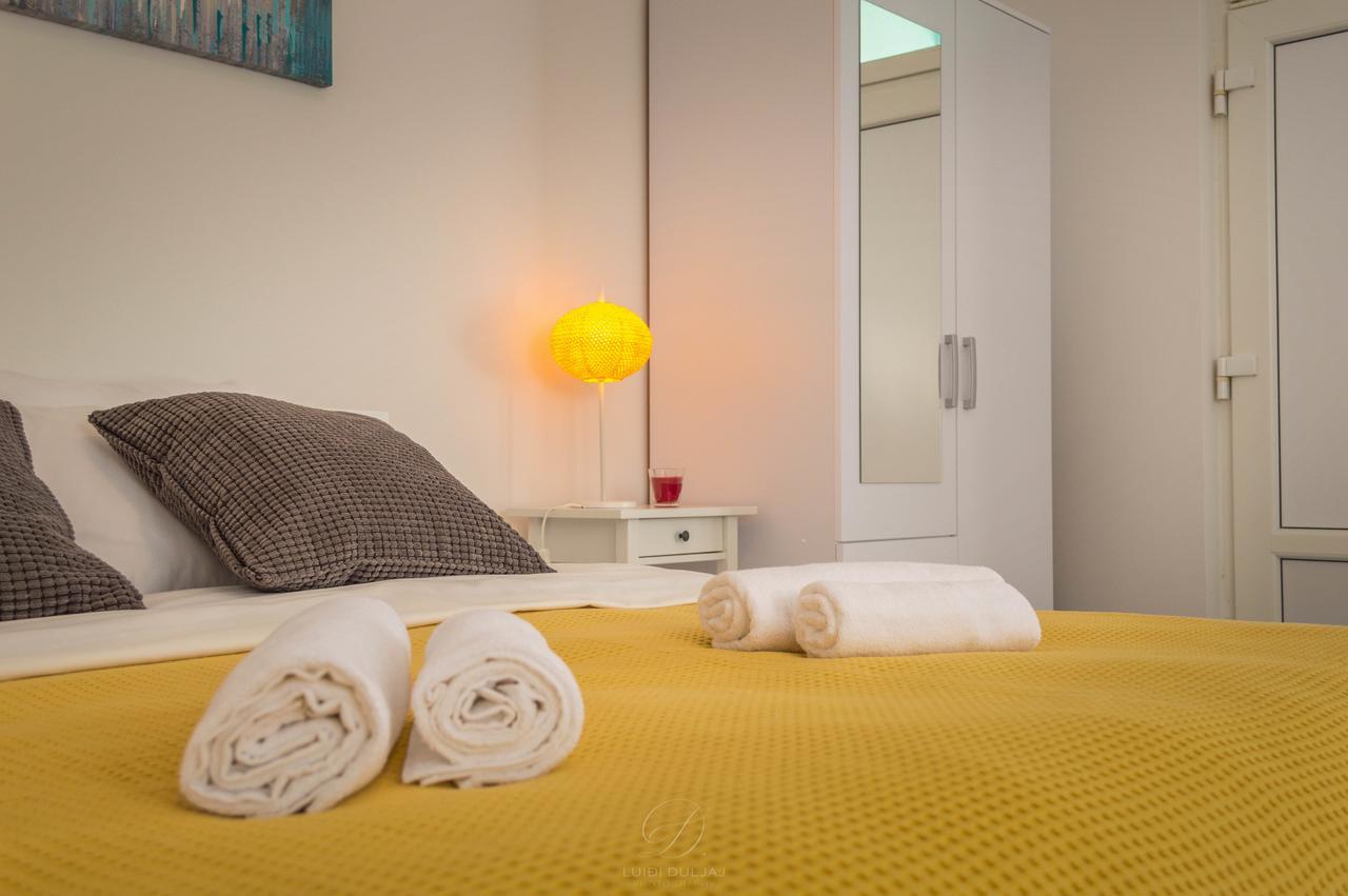 Sun Studio Apartments โตรกีร์ ภายนอก รูปภาพ
