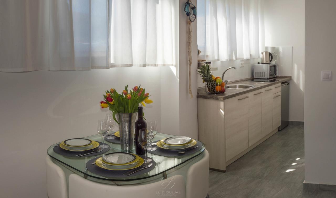 Sun Studio Apartments โตรกีร์ ภายนอก รูปภาพ