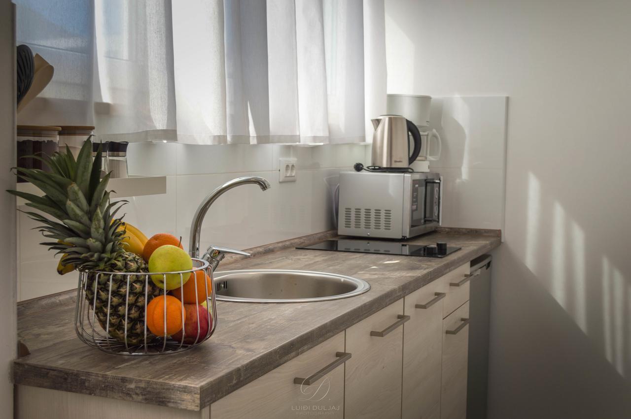 Sun Studio Apartments โตรกีร์ ภายนอก รูปภาพ